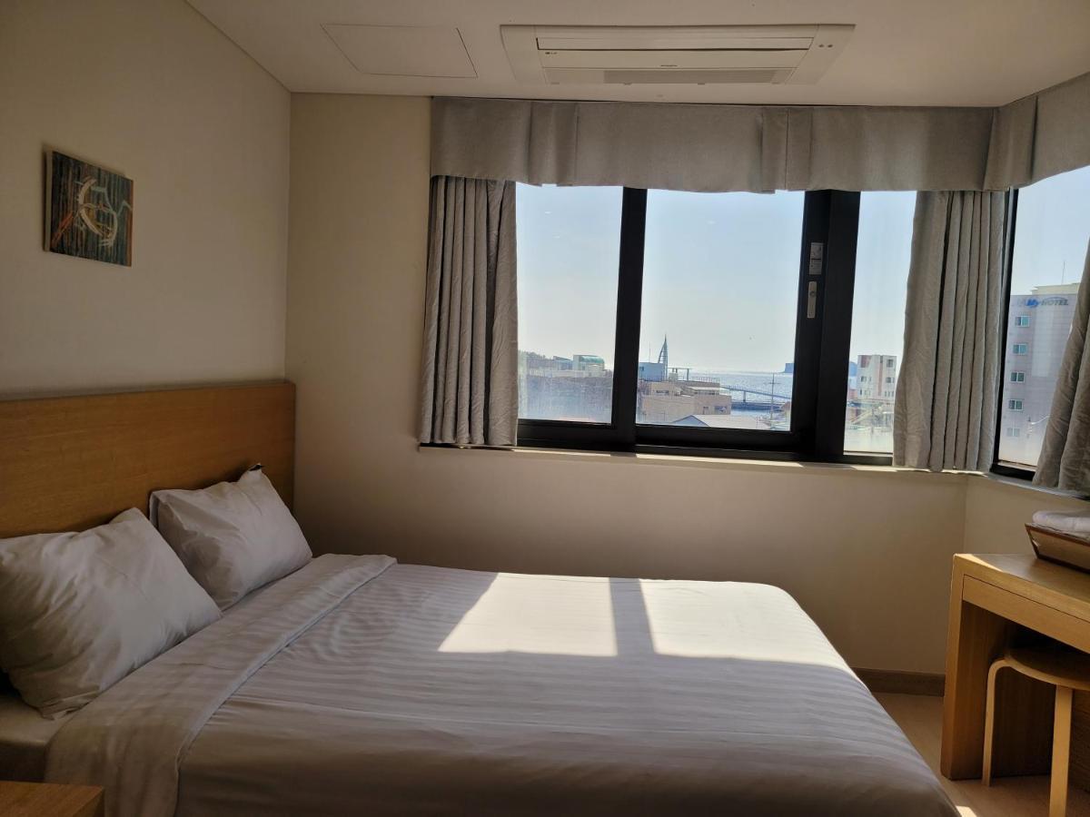 Bk Hotel Jeju Seogwipo Exterior photo