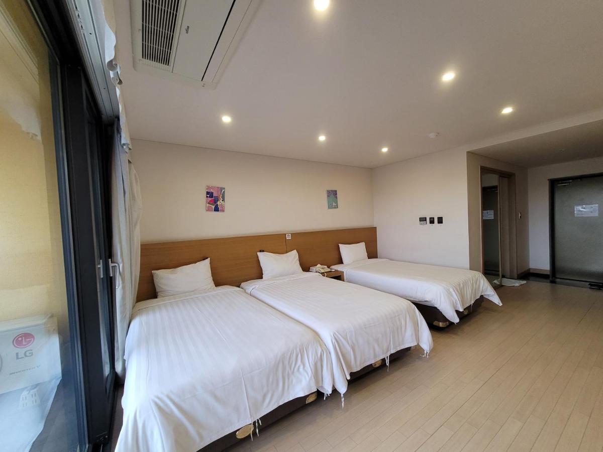 Bk Hotel Jeju Seogwipo Exterior photo