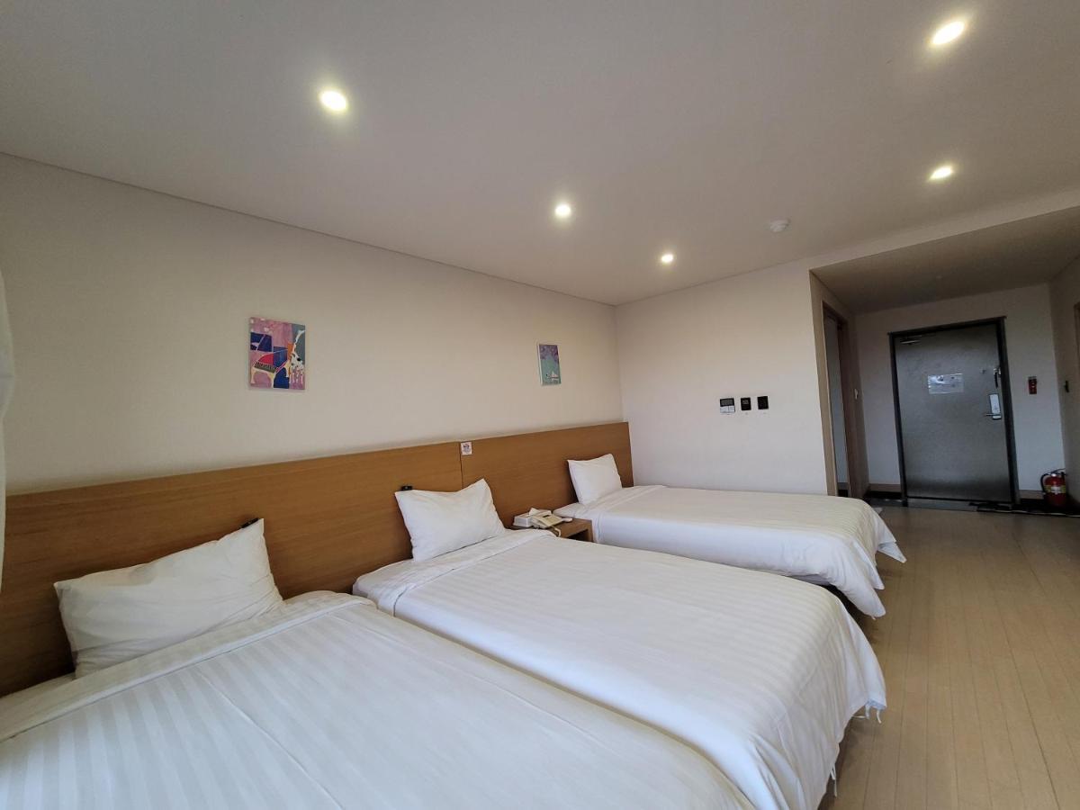 Bk Hotel Jeju Seogwipo Exterior photo