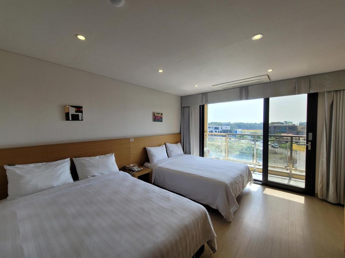 Bk Hotel Jeju Seogwipo Exterior photo