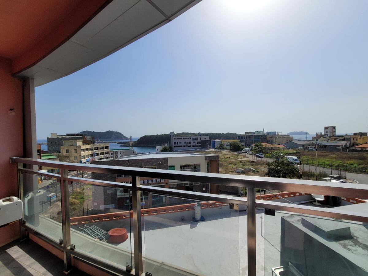 Bk Hotel Jeju Seogwipo Exterior photo