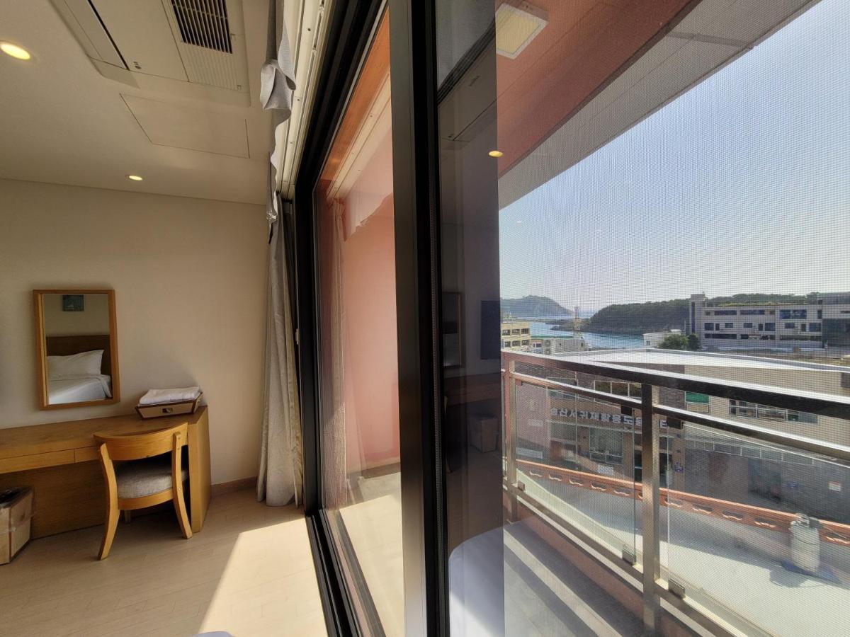 Bk Hotel Jeju Seogwipo Exterior photo